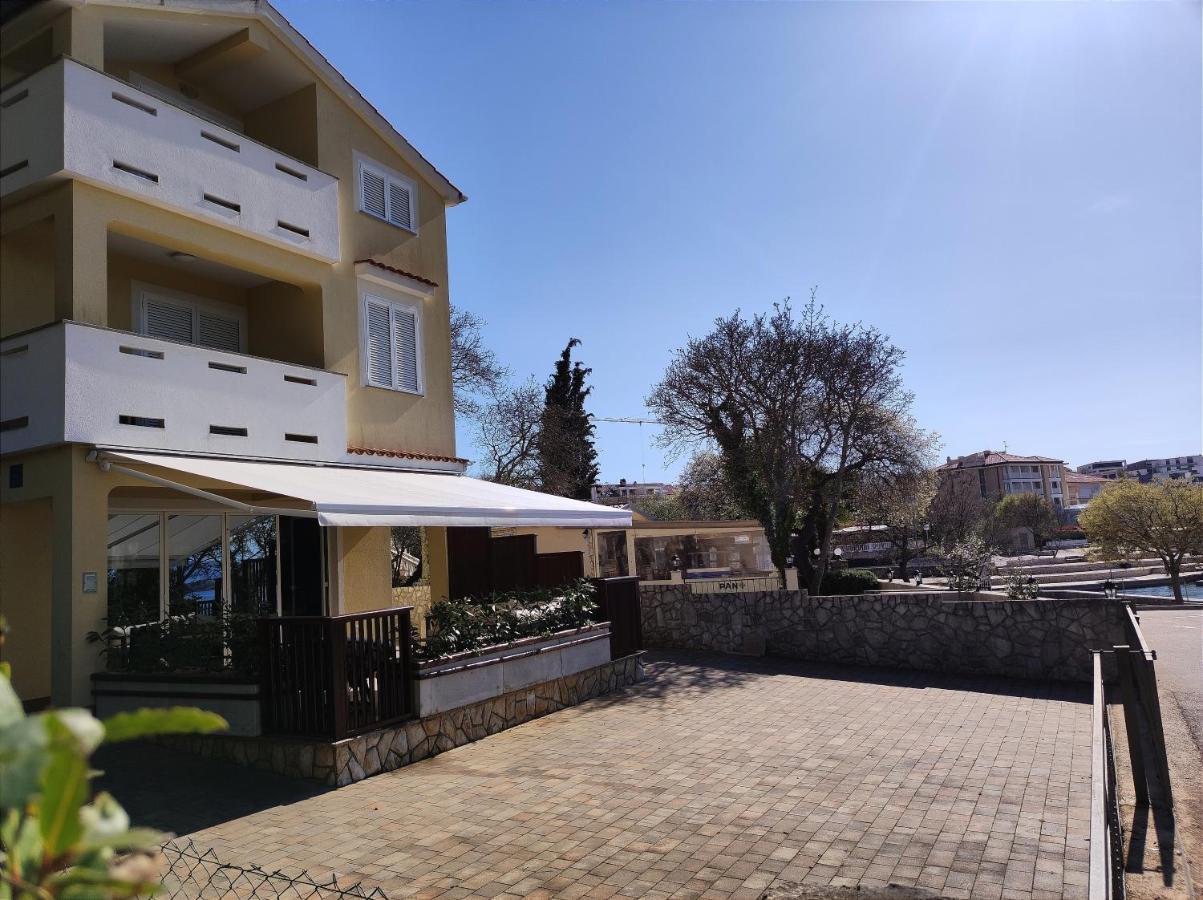 Apartman Emili Malinska Ngoại thất bức ảnh